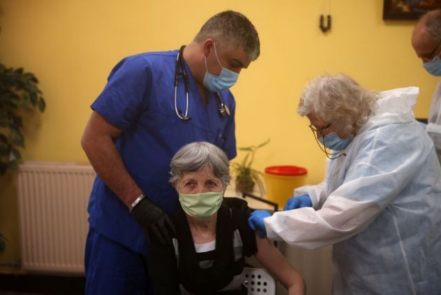 Bulgaria a început vaccinarea pacienţilor din centrele de îngrijire