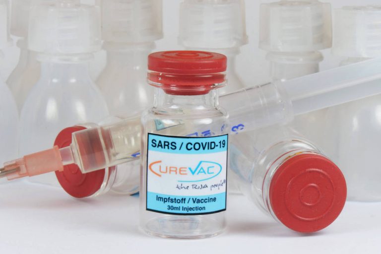 EMA a început evaluarea vaccinului CureVac