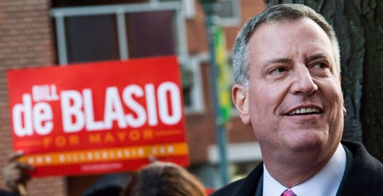 În ciuda prăbuşirii din sondaje, Bill de Blasio rămâne favorit pentru al doilea mandat de primar al New Yorkului