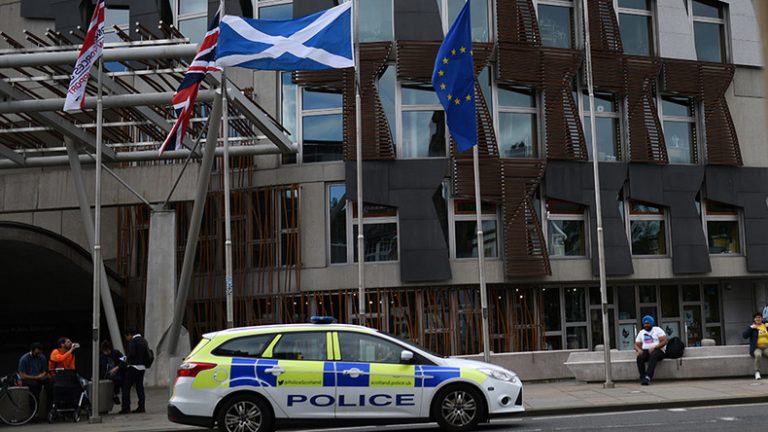 Parlamentul scoţian a fost EVACUAT după primirea câtorva colete suspecte