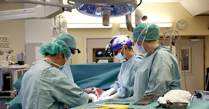 Un pacient de 60 de ani, diagnosticat cu anevrism de aortă abdominală, a fost salvat în urma unei intervenții efectuată în premieră în R. Moldova