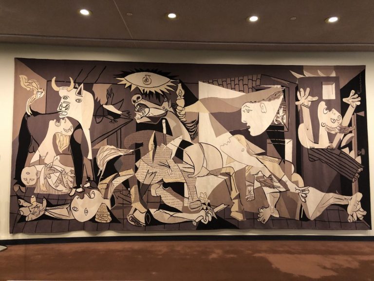 Familia Rockefeller rămâne cu tapiseria luată din sediul ONU
