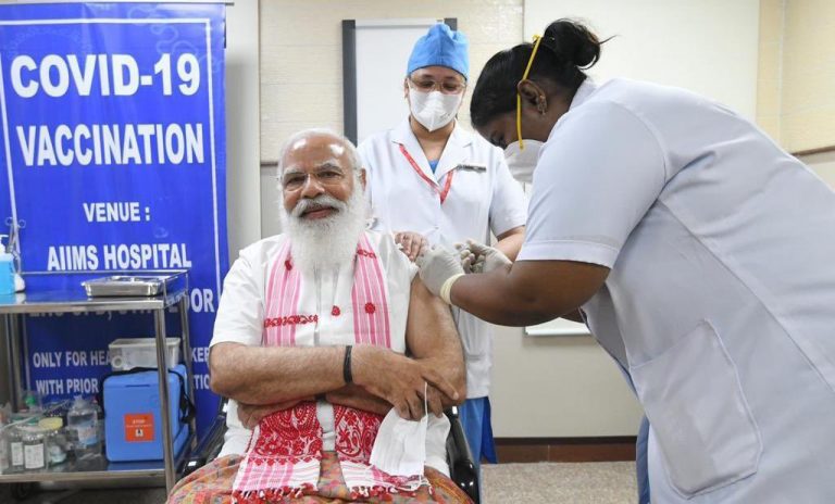 Premierul indian s-a vaccinat cu serul autohton – VIDEO