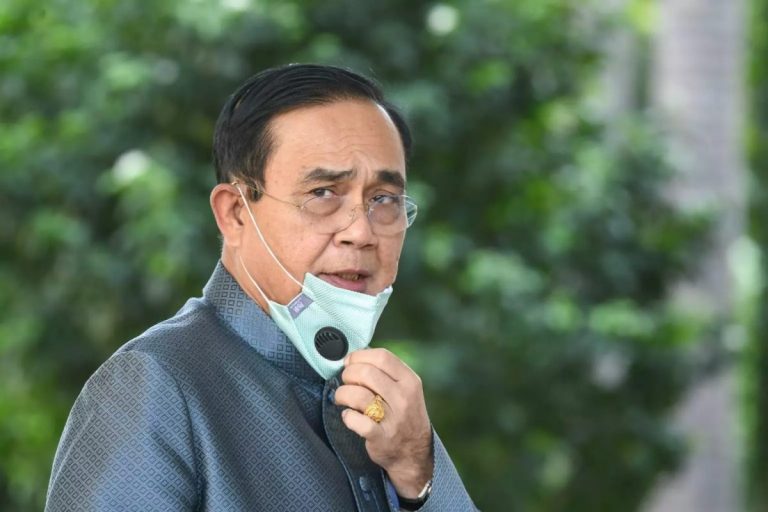VIDEO: Scos din sărite de o întrebare, premierul Thailandei ‘I-A DEZINFECTAT’ pe ziariști