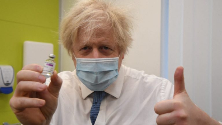 Boris Johnson va discuta cu liderii UE pentru a preveni ‘naţionalismul vaccinării’