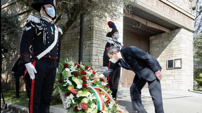 Italia îşi plânge morţii de covid – VIDEO