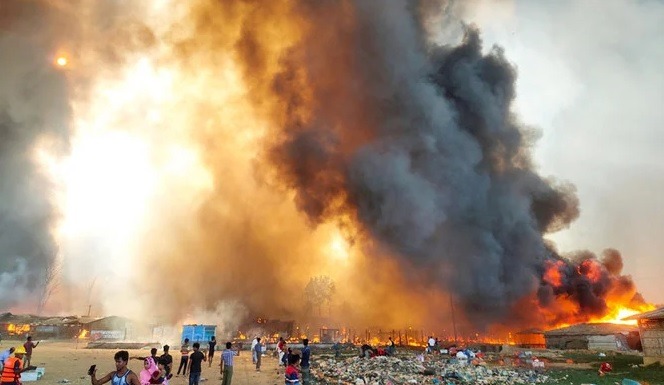 INCENDIU puternic într-o tabără de refugiați rohingya (VIDEO)! Cel puțin șapte oameni au ars de vii!