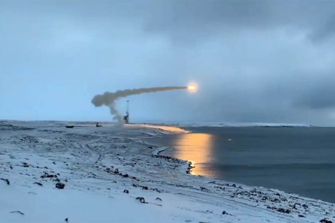 Rusia testează un nou tip de TORPILĂ în Arctica