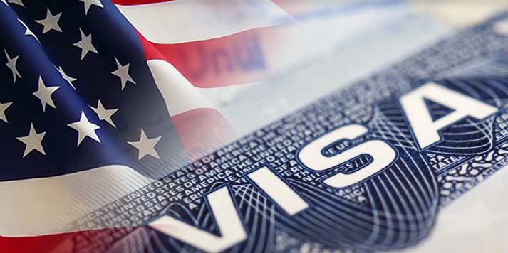 Agenţia pentru procesarea vizelor din SUA avertizează că scăderea drastică a veniturilor va duce la timpi de aşteptare mai mari