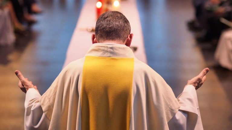 Biserica Catolică din Portugalia va compensa victimele abuzurilor sexuale