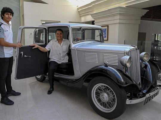 Prima maşină a prinţului Philip se află într-un hotel din Sri Lanka