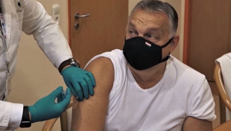 Orban îi îndeamnă pe unguri să se vaccineze cu doza booster