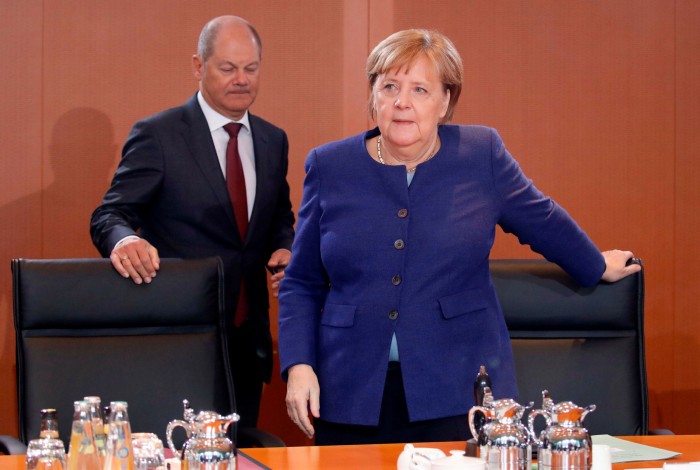 Angela Merkel l-a felicitat pe Olaf Scholz pentru succesul în alegerile legislative din Germania