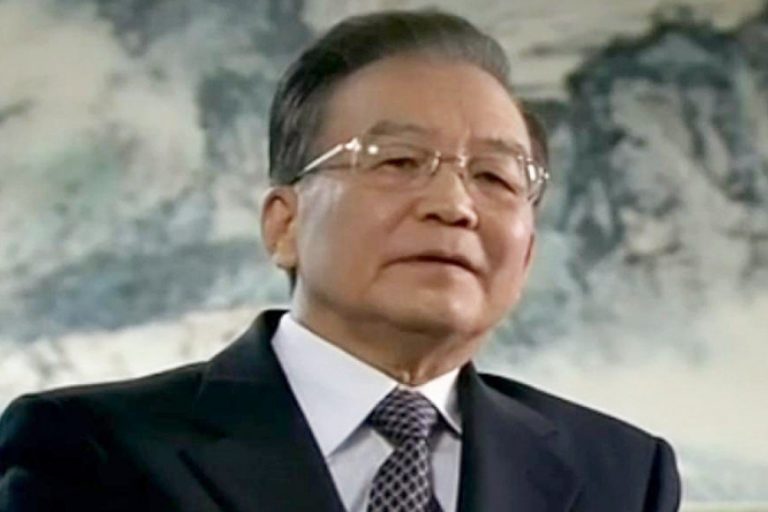 Wen Jiabao, fostul premier de la Beijing, este CENZURAT de internetul din China