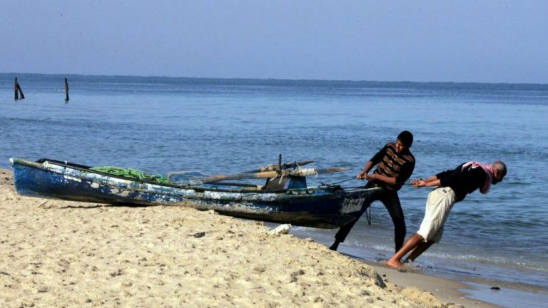 Israelul ÎNCHIDE zona de pescuit din dreptul Fâşiei Gaza