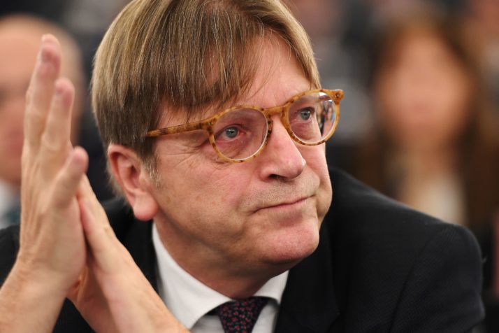 Guy Verhofstadt a rămas fără contul de Twitter