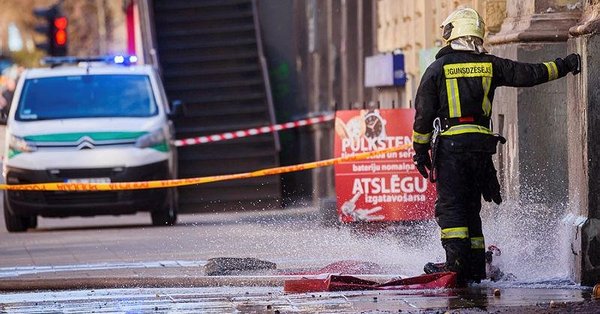 Incendiu devastator într-un hostel ILEGAL din Riga! Opt oameni au murit în flăcări