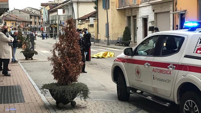 Doi copii şi un vârstnic împuşcaţi mortal în stradă într-o comună de lângă Roma