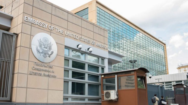 Rusia cere SUA să retragă imunitatea diplomatică a trei angajaţi ai ambasadei americane de la Moscova