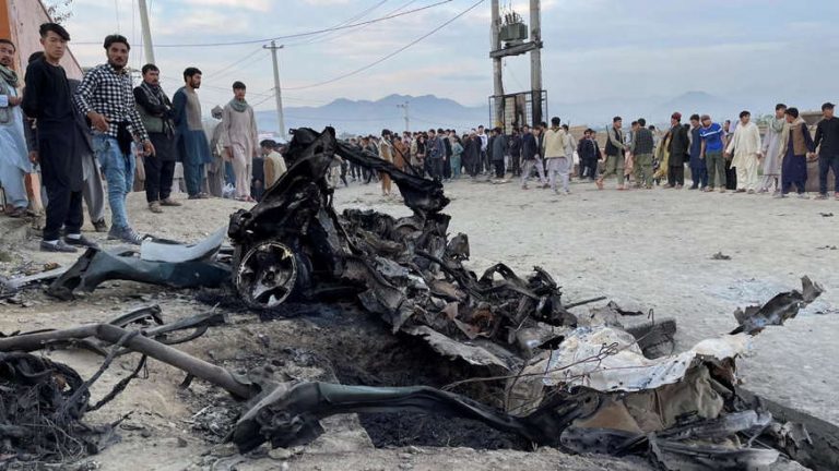 Cel puţin nouă morţi în trei atentate cu bombă împotriva a trei microbuze în Afganistan