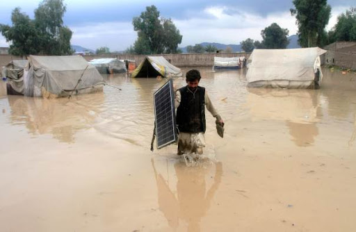 Cel puţin 315 oameni au murit în inundaţiile catastrofale din nordul Afganistanului