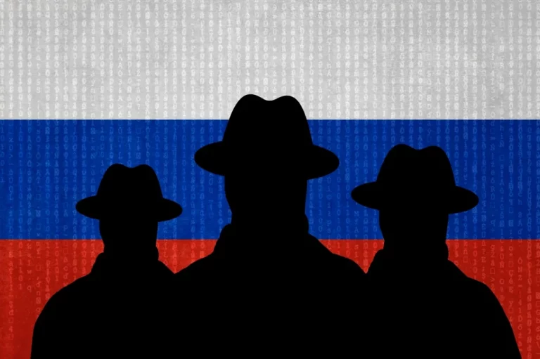 Doi britanici sunt acuzați că au ajutat serviciile de informații din Rusia