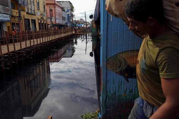 Manaus, devastat de un nou dezastru! Inundaţiile fac ravagii în oraşul brazilian