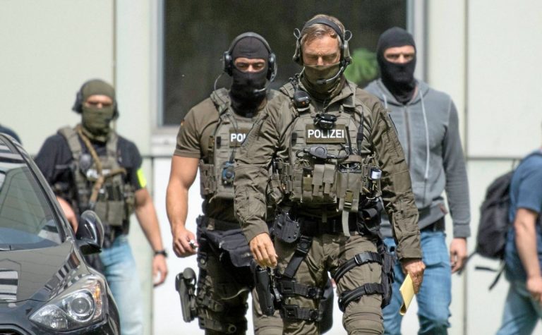 Serviciile de securitate germane sunt INFESTATE cu extremişti