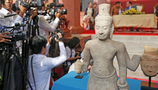 SUA au returnat Cambodgiei 27 de artefacte FURATE