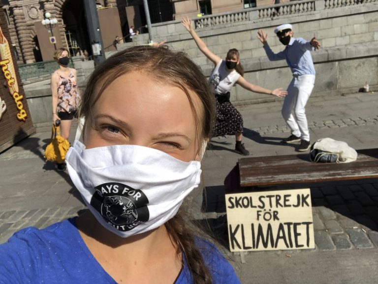 Greta Thunberg şi-a reluat protestele pentru climă