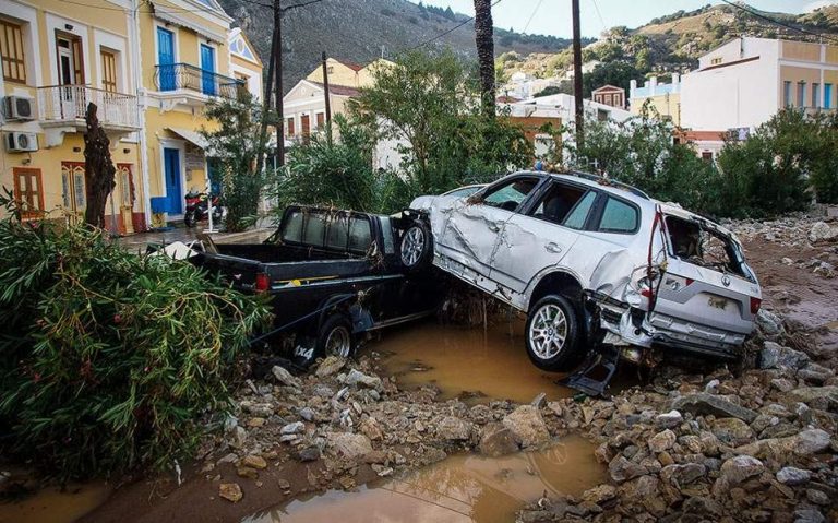 Şase persoane sunt în continuare date dispărute după inundaţiile catastrofale din Grecia