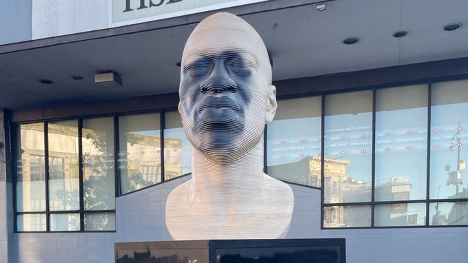 Statuia lui George Floyd din New York a fost vandalizată