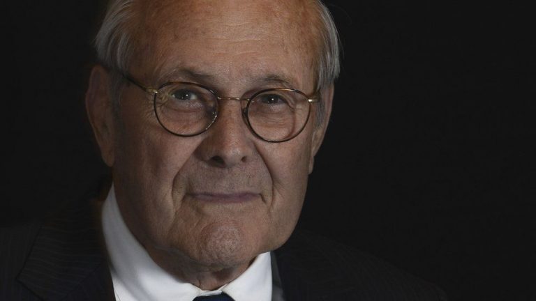 A încetat din viaţă Donald Rumsfeld