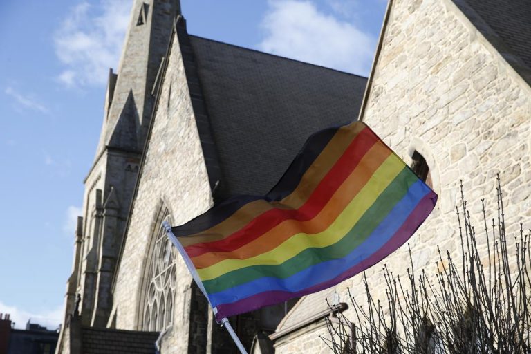 Biserica Metodistă din UK permite căsătoriile gay în lăcaşurile sale