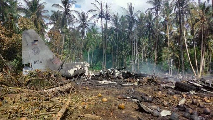 A fost găsită cutia neagră a avionului prăbușit în Filipine