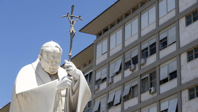 Papa Francisc a petrecut a doua noapte în spital