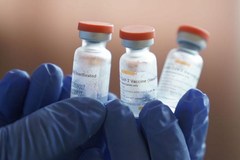 FDA aprobă a treia doză de vaccin pentru persoanele care suferă de boli autoimune