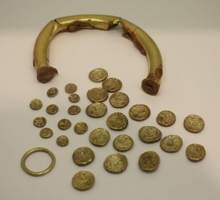 Monede vechi de aur, FURATE din Franța, au fost găsite în Belgia
