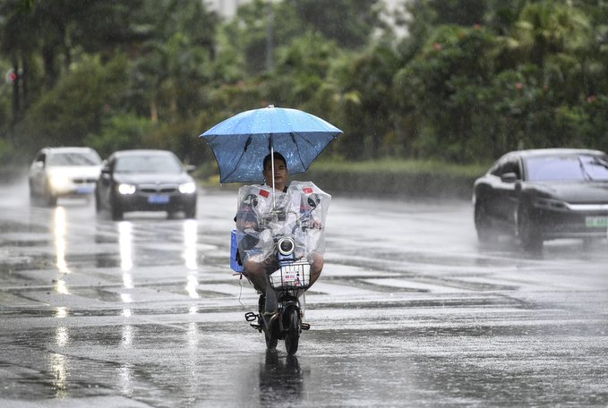 Taifunul Lupit a atins zona de uscat în provincia Guangdong