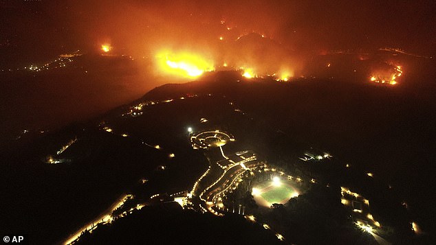Grecia se confruntă cu ‘cel mai mare incendiu înregistrat vreodată în UE’