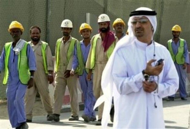 Qatarul a stabilit salariul MINIM acordat muncitorilor străini