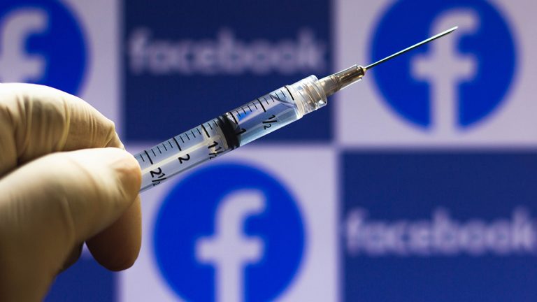 Facebook SPARGE dezinformarea rusă cu privire la vaccinuri