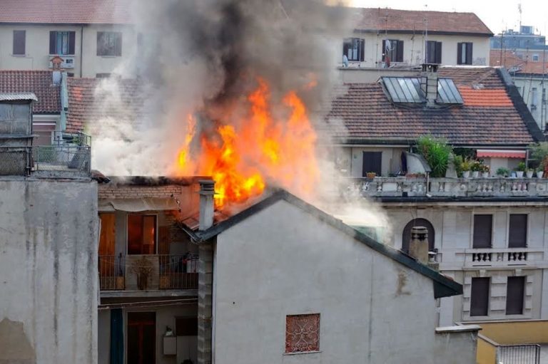 O întreagă localitate din Italia a fost evacuată din calea flăcărilor