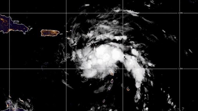 AVERTIZARE de furtună tropicală în Caraibe