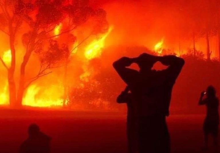 Şapte muncitori au ars de vii într-un imobil din Crimeea