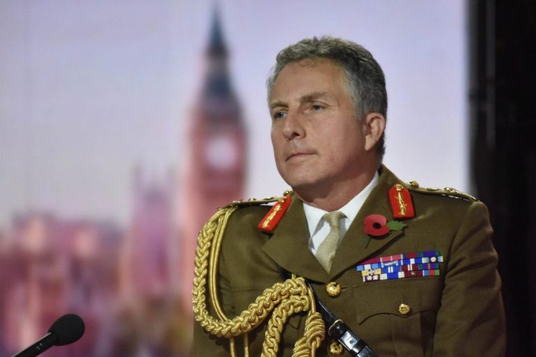 Şeful armatei britanice îndeamnă lumea să dea o şansă talibanilor: ‘Poate s-au schimbat!’