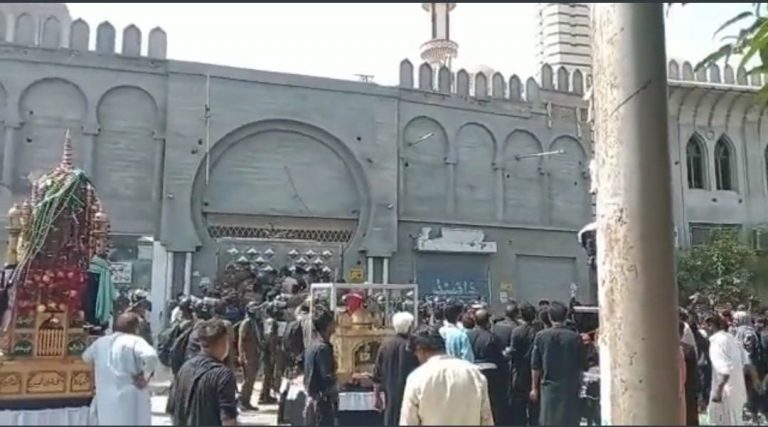 Atac cu GRENADĂ la o procesiune şiită din Pakistan (VIDEO)! Sunt morţi şi răniţi!