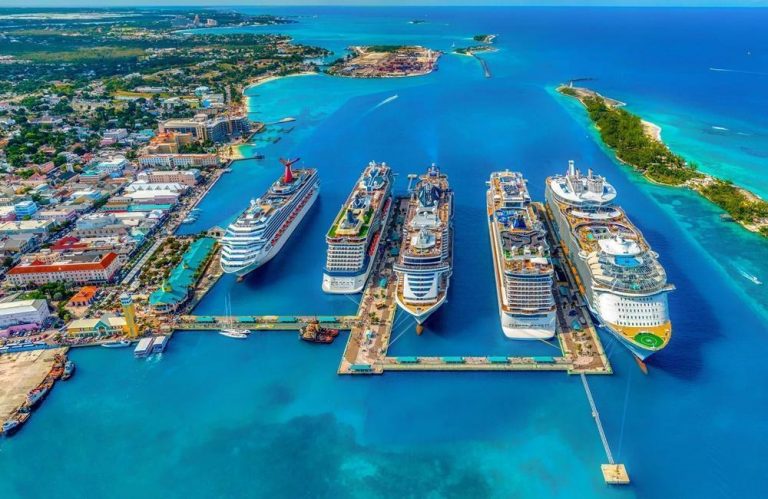 Bahamas NU mai permite ancorarea vaselor de croazieră cu pasageri nevaccinaţi