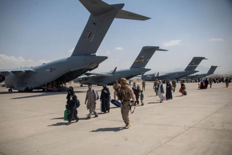 Polonia şi-a finalizat operaţiunea de evacuare din Afganistan
