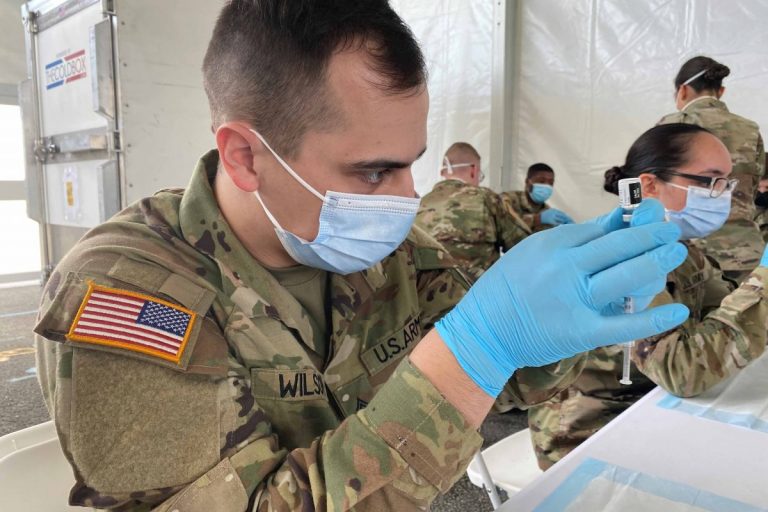 US Navy îşi OBLIGĂ toţi militarii să se vaccineze complet până pe 28 noiembrie